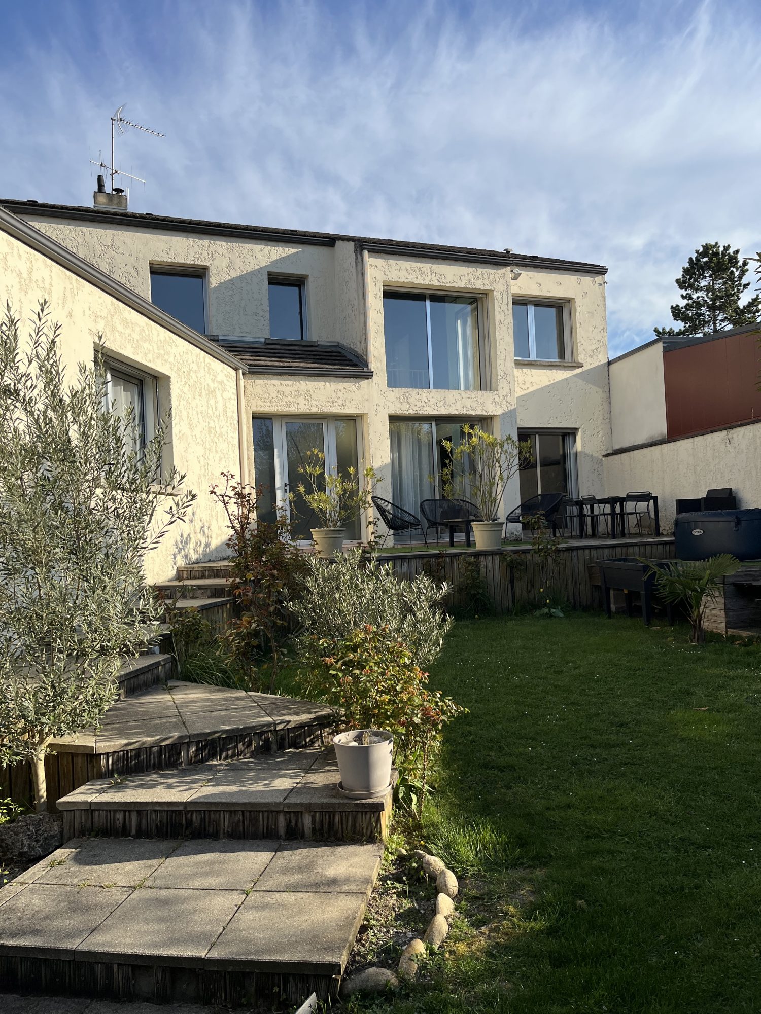 Immobilier vente à DAMERY Maison - Type 8