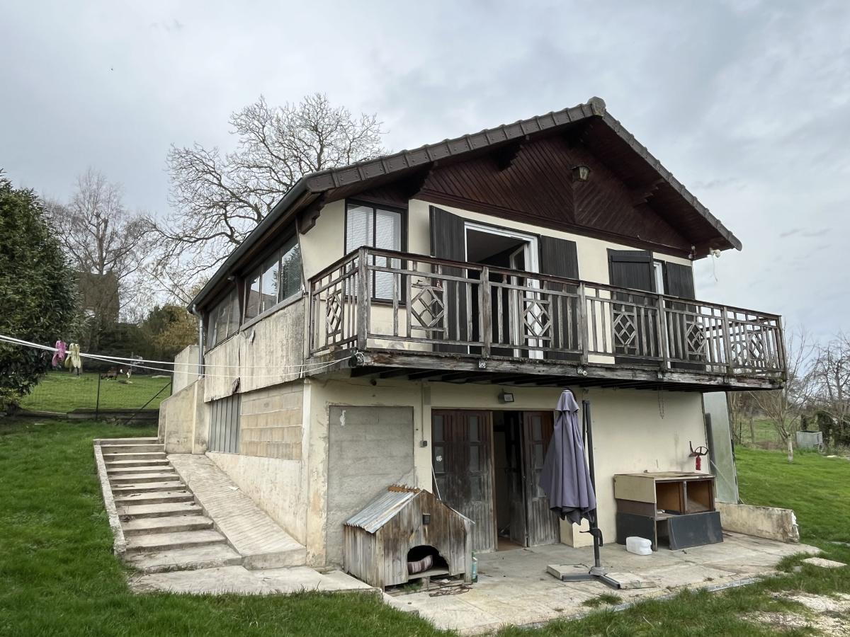 Immobilier vente à CHAMPVOISY Maison