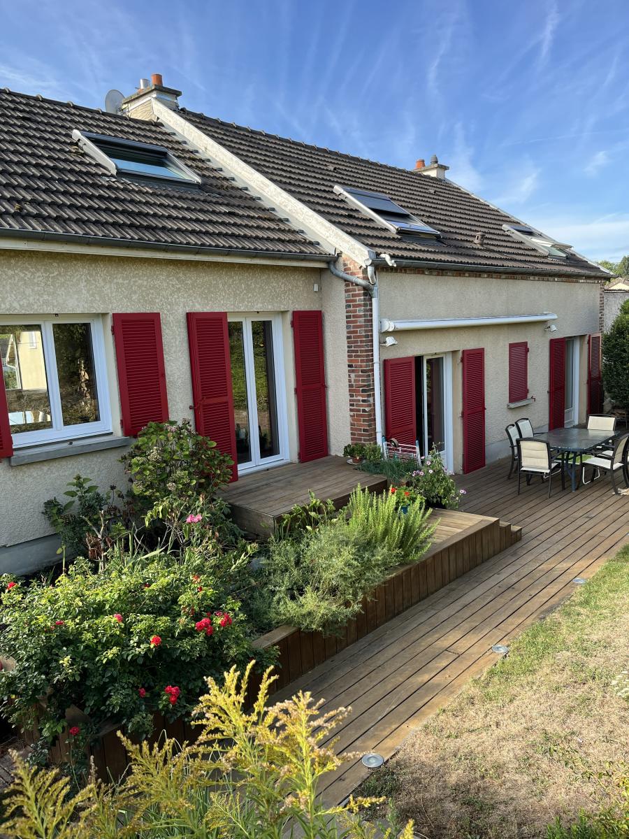 Immobilier vente à MOUSSY Maison - Type 8